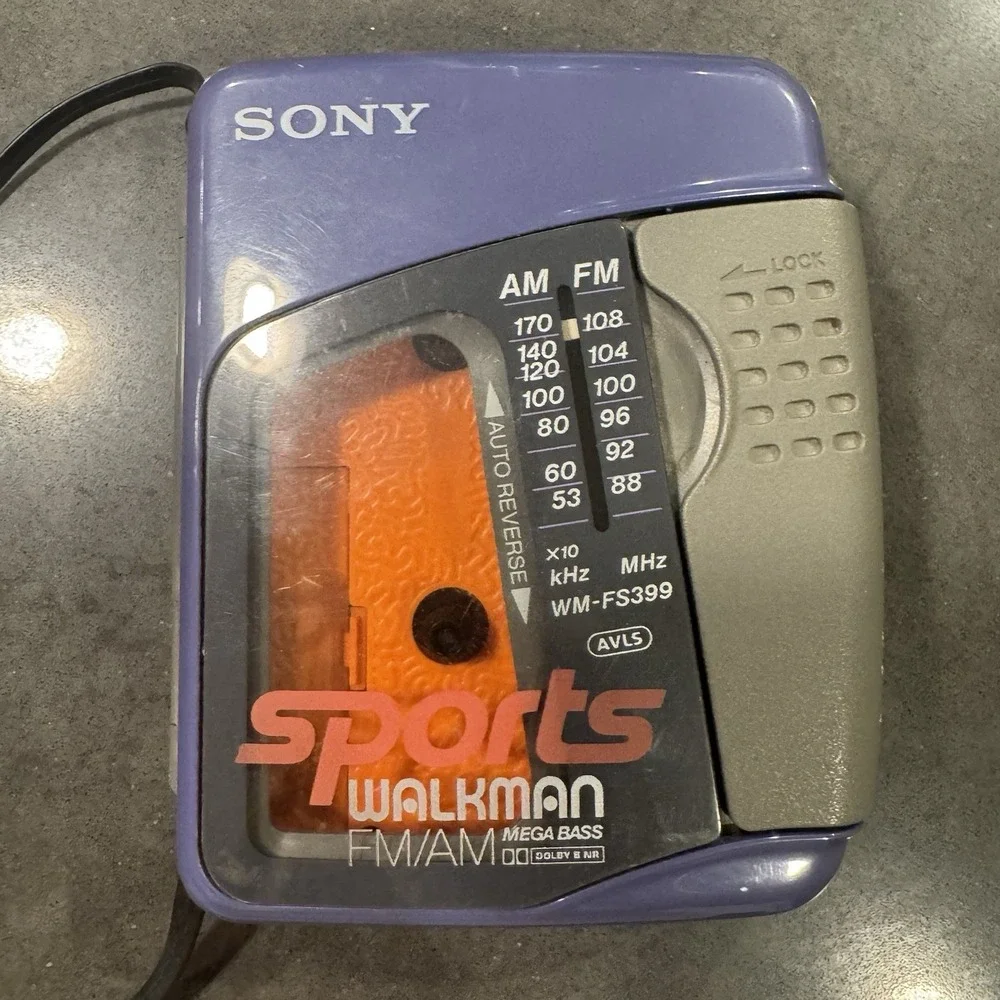 Sony Sports Walkman FM/AM Cassette Player WM-FS399 - UNTESTED